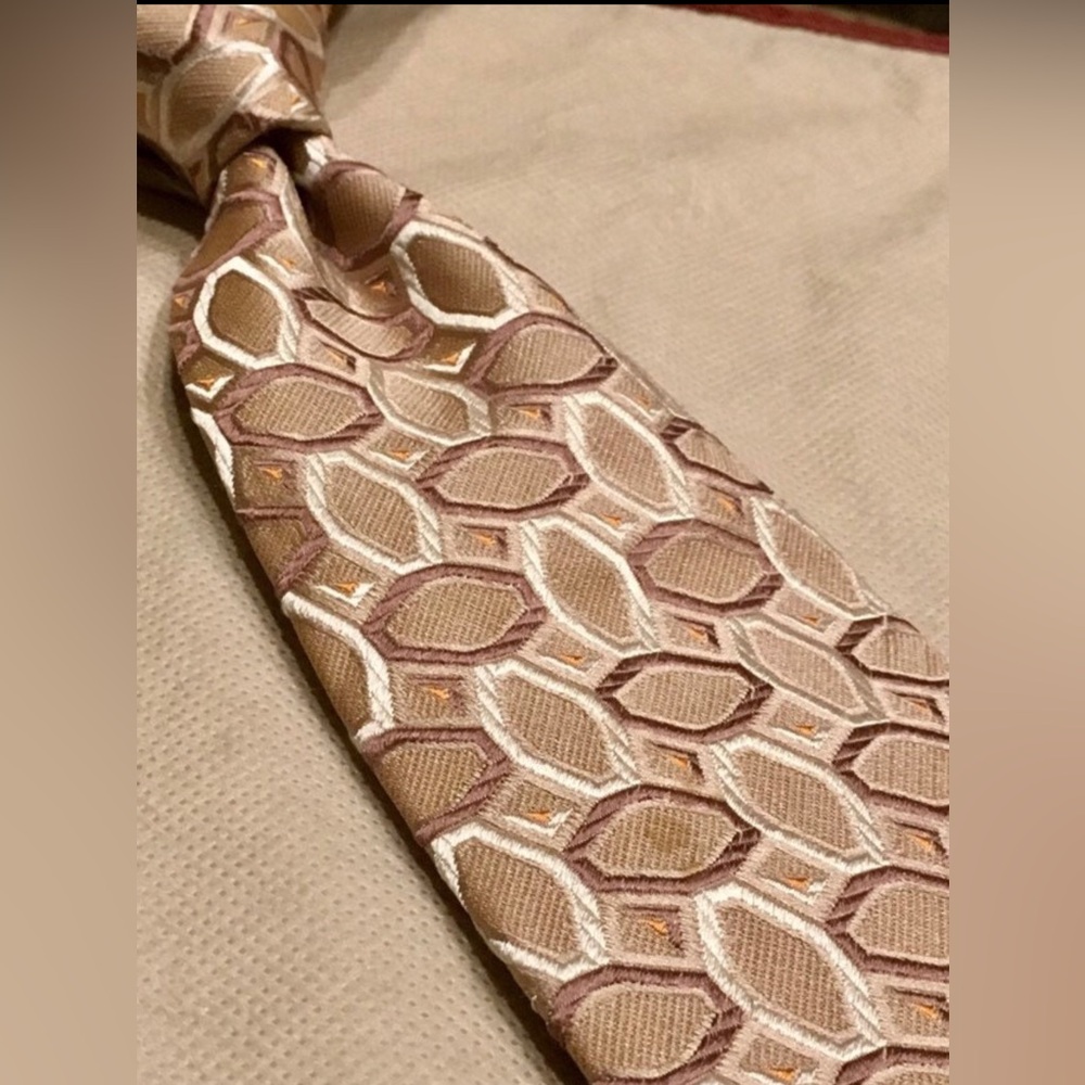 Ermenegildo Zegna 100% Italian Silk Tie - Elegant Geometric Pattern